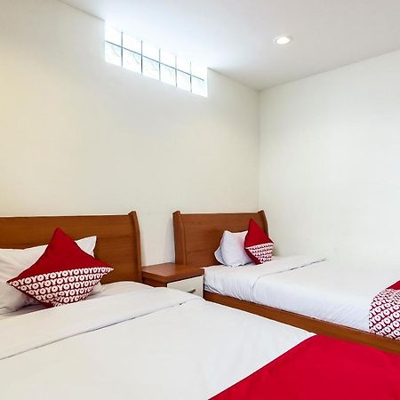Oyo 294 Andrea Residence Syariah Medan Exterior foto