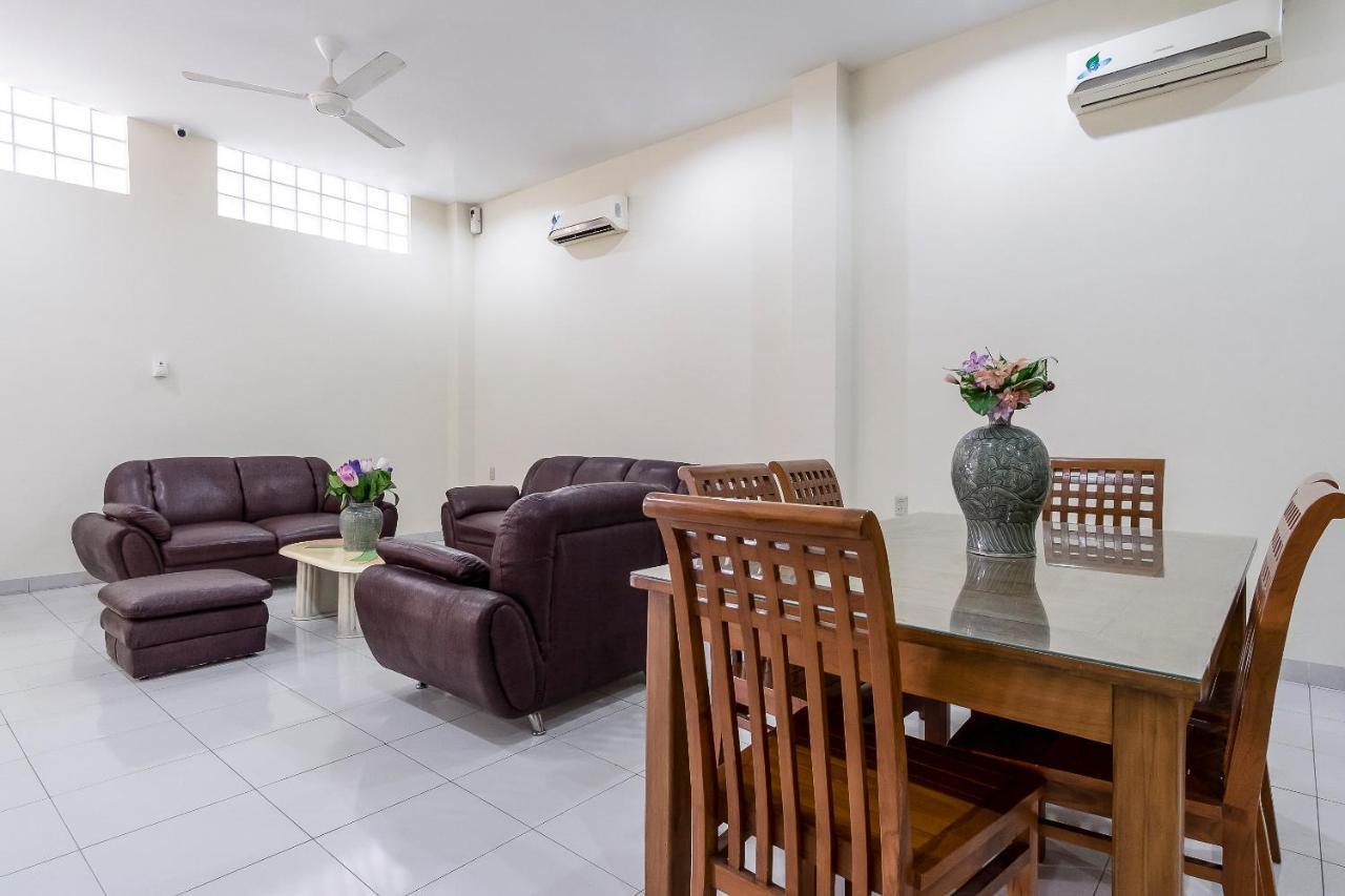 Oyo 294 Andrea Residence Syariah Medan Exterior foto