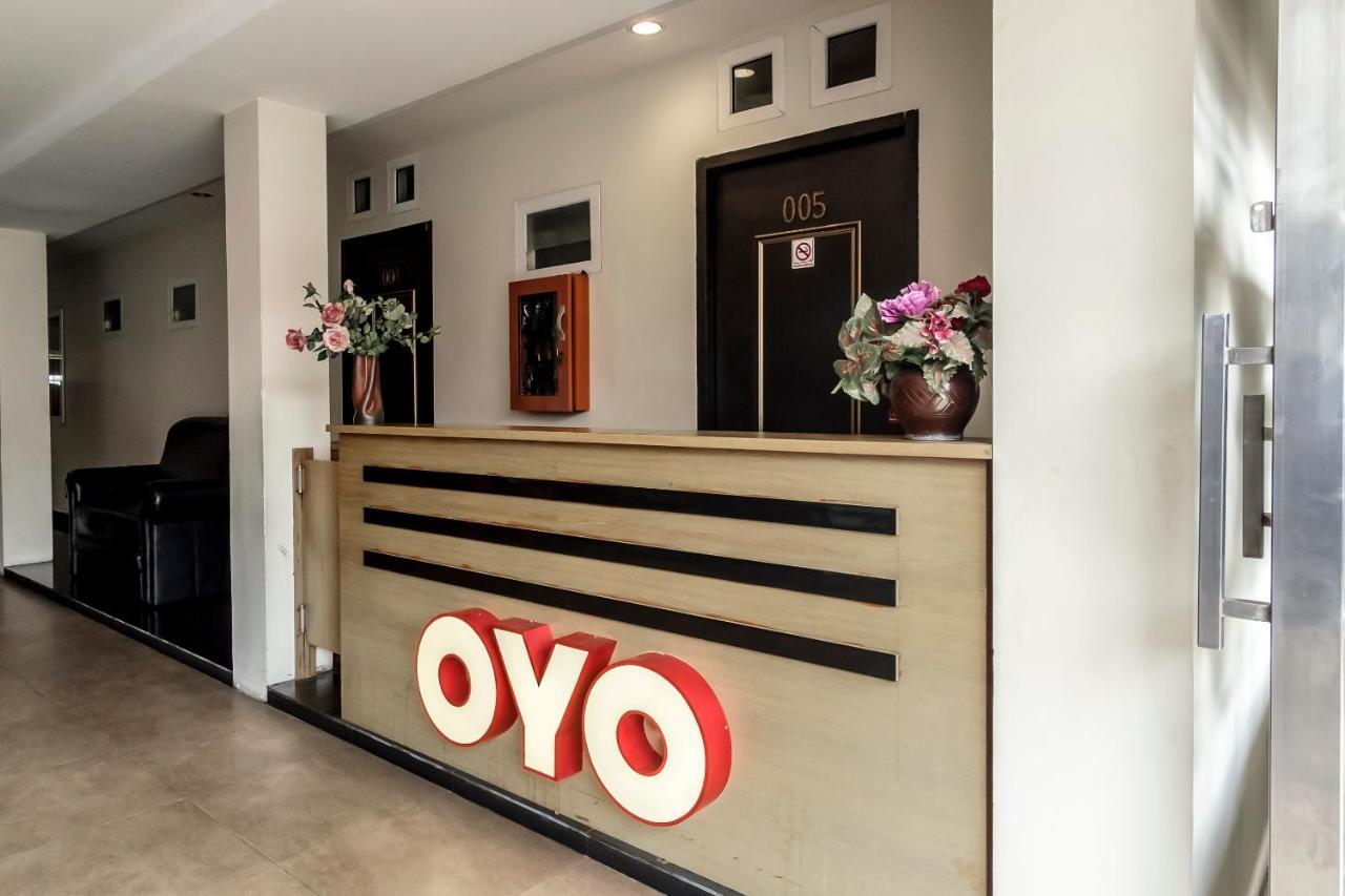 Oyo 294 Andrea Residence Syariah Medan Exterior foto
